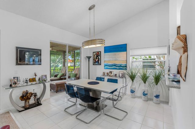 5 of 25 - 7336 Lake Meadow Way #202, Boynton Beach, FL