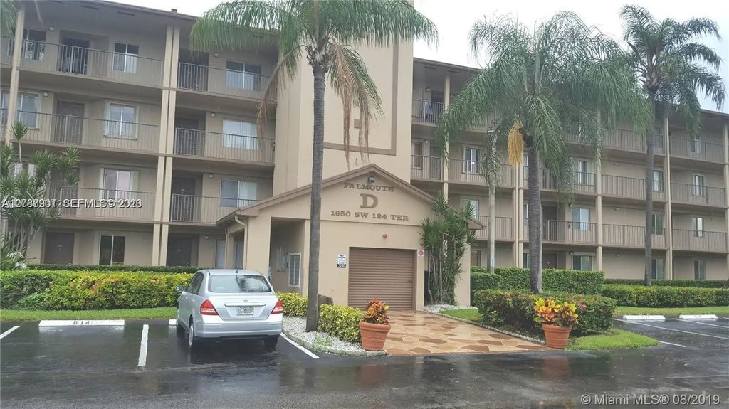 1650 Sw 124th Terrace #204d, Pembroke Pines