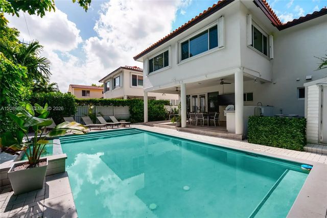 5 of 47 - 2740 Sw 13th Street, Miami, FL