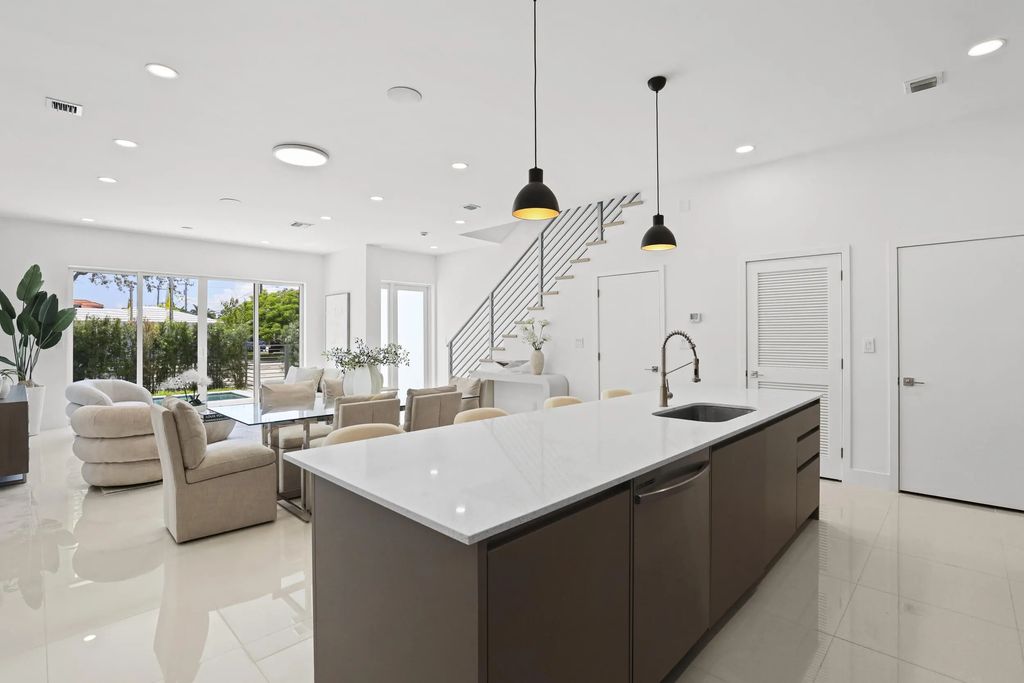 1807 Ne 13 Street #1807, Fort Lauderdale