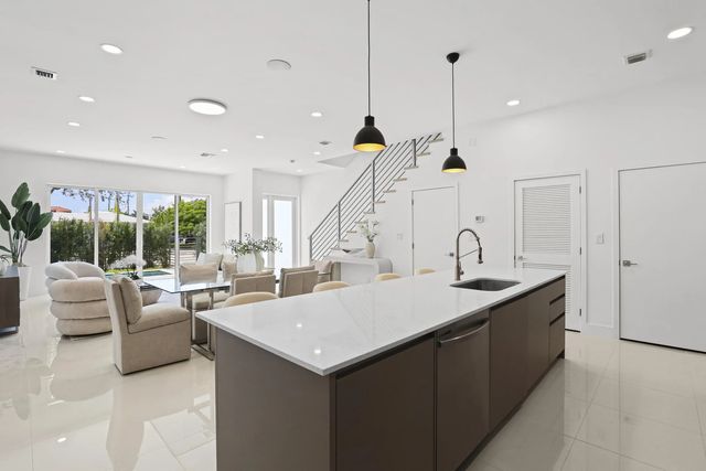 1807 Ne 13 Street #1807, Fort Lauderdale