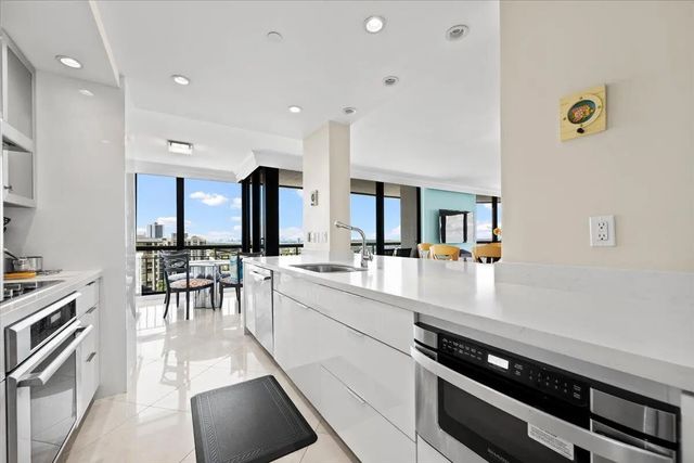 3 of 56 - 4100 N Ocean Drive #2304, Singer Island, FL