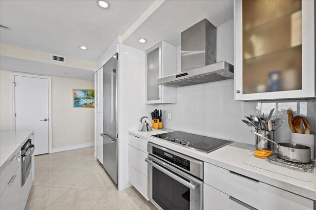 4 of 56 - 4100 N Ocean Drive #2304, Singer Island, FL