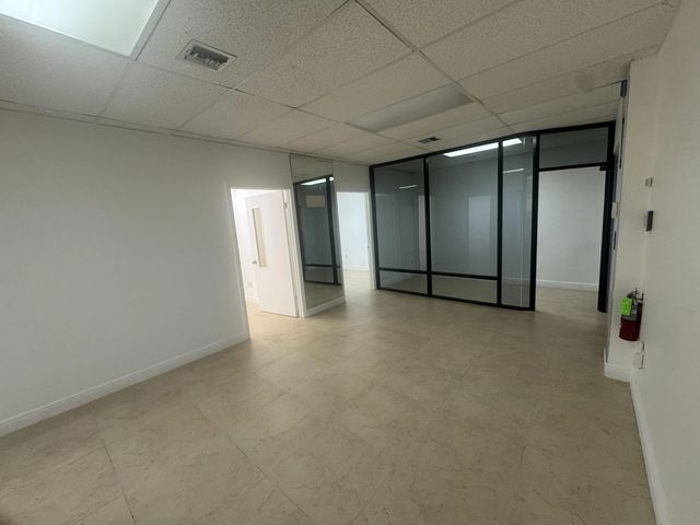 3 of 8 - 660 S Federal Highway, Pompano Beach, FL