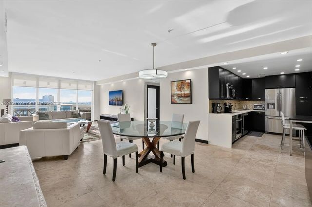 3 of 43 - 5601 Collins Avenue #1716, Miami Beach, FL