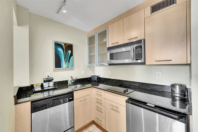 5 of 32 - 2670 E Sunrise Boulevard #322, Fort Lauderdale, FL
