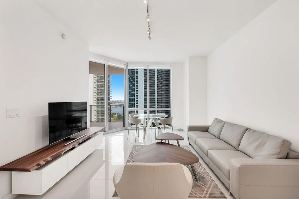 851 Ne 1st Avenue #2005, Miami