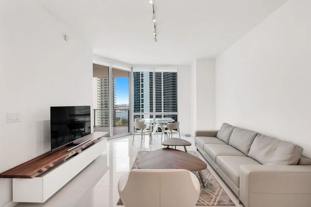 851 Ne 1st Avenue #2005, Miami