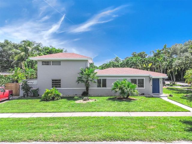 800 Ne 144th Street, North Miami