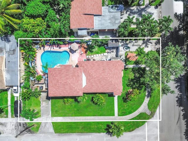3 of 40 - 800 Ne 144th Street, North Miami, FL
