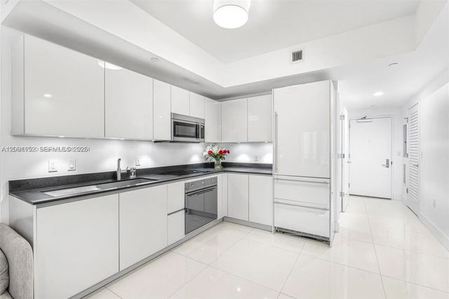 4 of 37 - 1010 Brickell Avenue #1710, Miami, FL