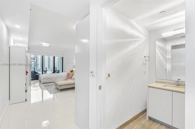 5 of 37 - 1010 Brickell Avenue #1710, Miami, FL