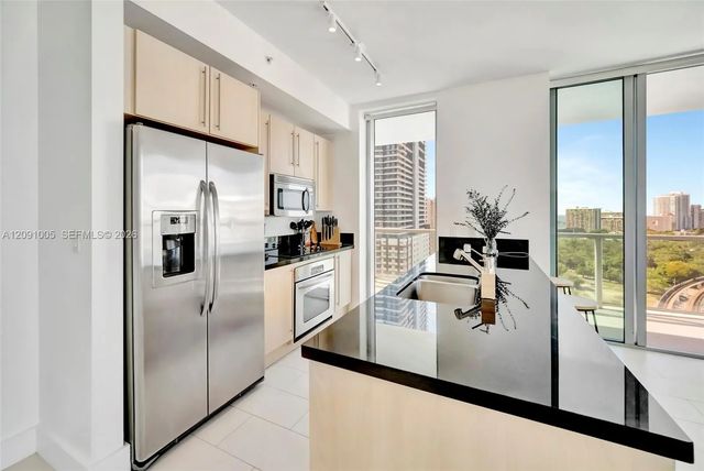 4 of 33 - 79 Sw 12th Street #2201-s, Miami, FL