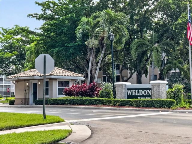 9587 Nw Weldon Circle #b203, Tamarac