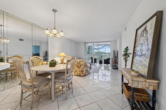 5 of 48 - 9587 Nw Weldon Circle #b203, Tamarac, FL