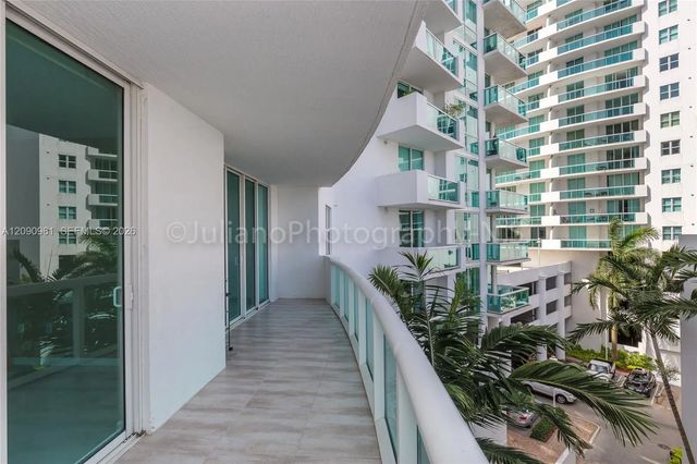 3 of 38 - 7910 Harbor Island Drive #507, North Bay Village, FL