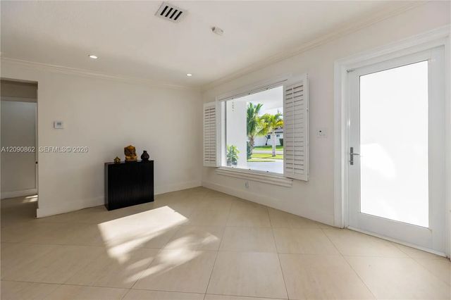 2 of 33 - 4301 Sw 85th Avenue, Miami, FL