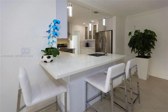 4 of 33 - 4301 Sw 85th Avenue, Miami, FL