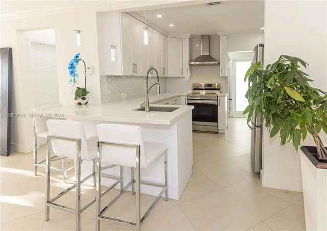 5 of 33 - 4301 Sw 85th Avenue, Miami, FL