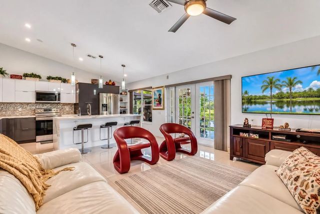 4 of 58 - 354 Sw 183rd Way, Pembroke Pines, FL