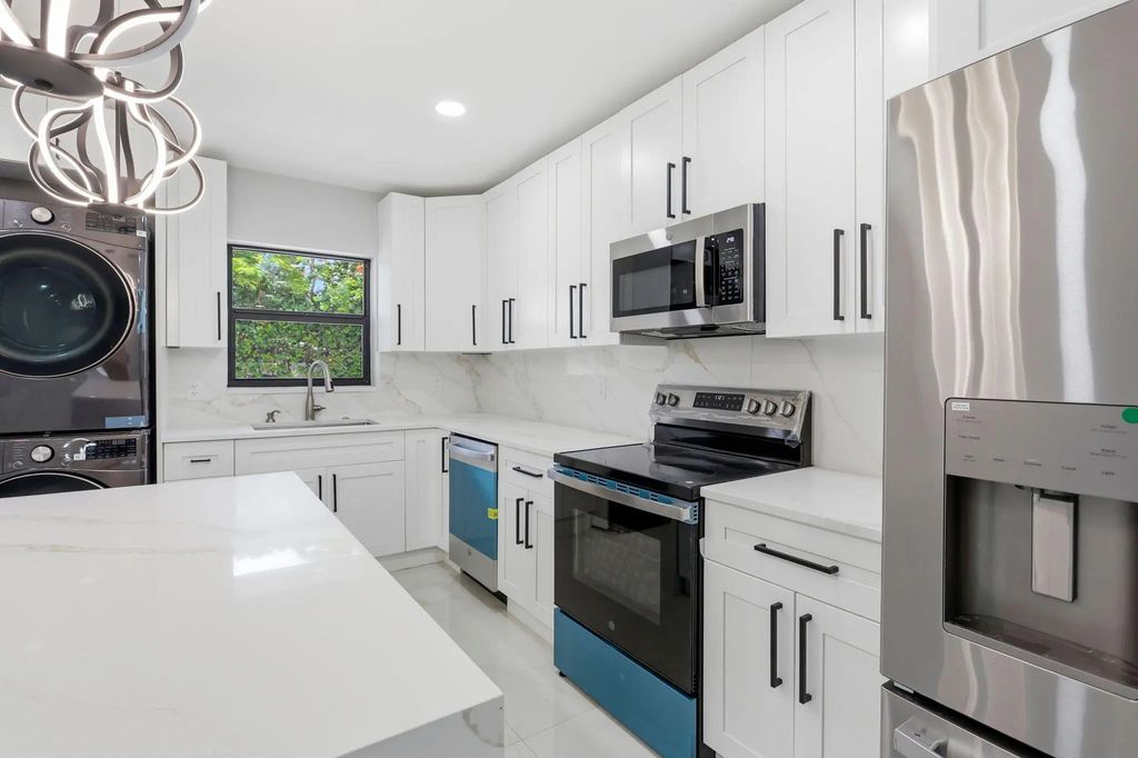 2975 Ne 2nd Avenue, Boca Raton