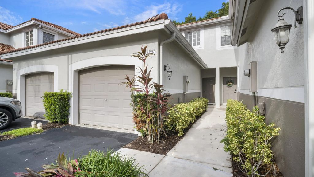 3636 San Simeon Circle, Weston