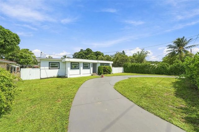 5 of 37 - 1055 Ne 144th Street, North Miami, FL