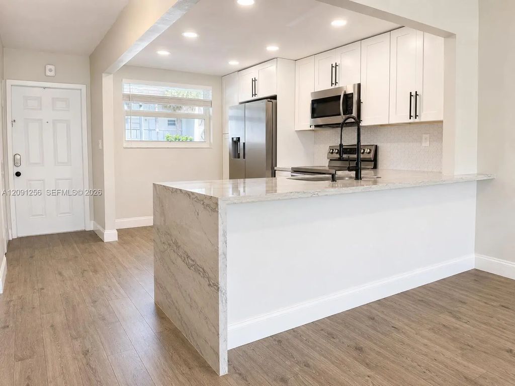 1701 Nw 75th Avenue #104, Plantation