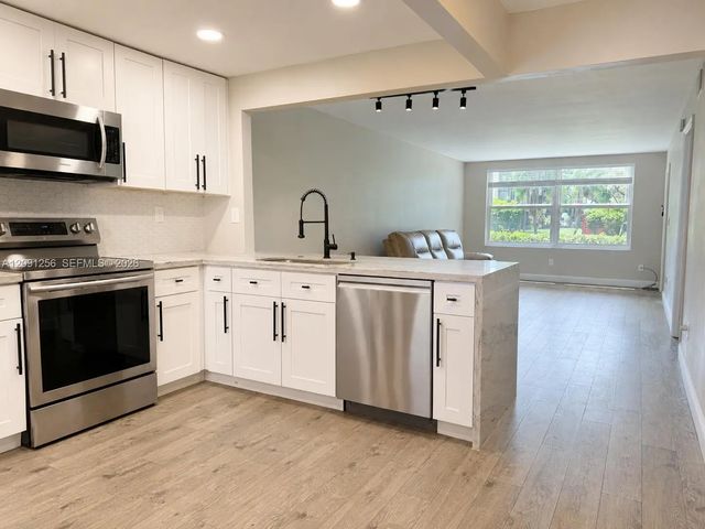 2 of 14 - 1701 Nw 75th Avenue #104, Plantation, FL