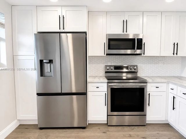 3 of 14 - 1701 Nw 75th Avenue #104, Plantation, FL