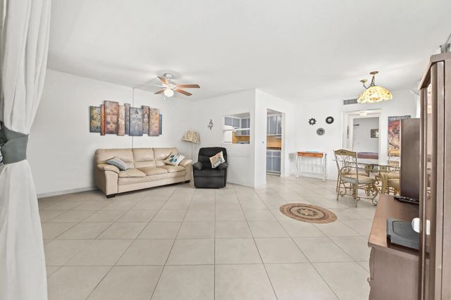 2 of 27 - 305 Norwich M, West Palm Beach, FL