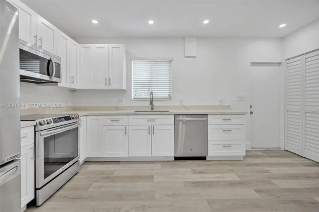 3 of 30 - 1401 Ne 152nd Street, North Miami Beach, FL