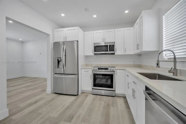 4 of 30 - 1401 Ne 152nd Street, North Miami Beach, FL
