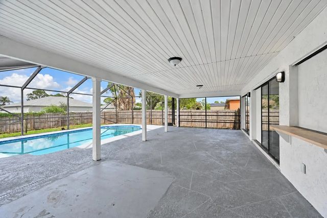2 of 39 - 441 Se Guava Terrace, Port St. Lucie, FL