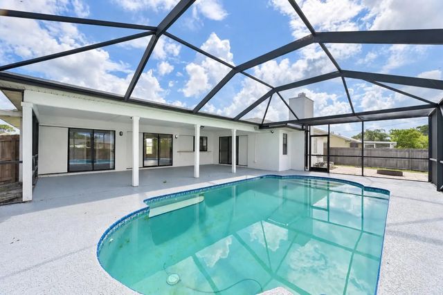 5 of 39 - 441 Se Guava Terrace, Port St. Lucie, FL