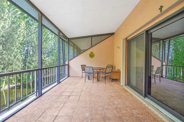 430 Commodore Drive #304, Plantation