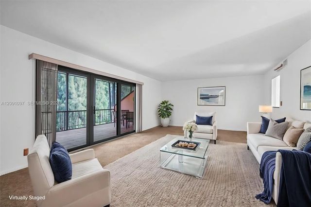 2 of 29 - 430 Commodore Drive #304, Plantation, FL