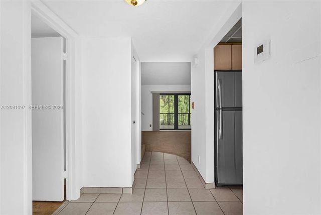 4 of 29 - 430 Commodore Drive #304, Plantation, FL