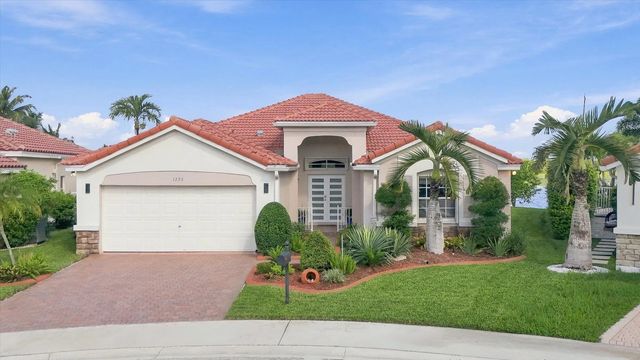 1295 Windsor Lane, Weston