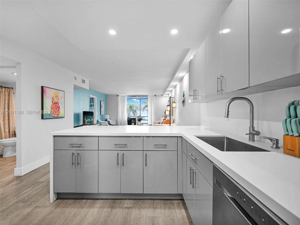 400 Se 10th Street #303, Deerfield Beach
