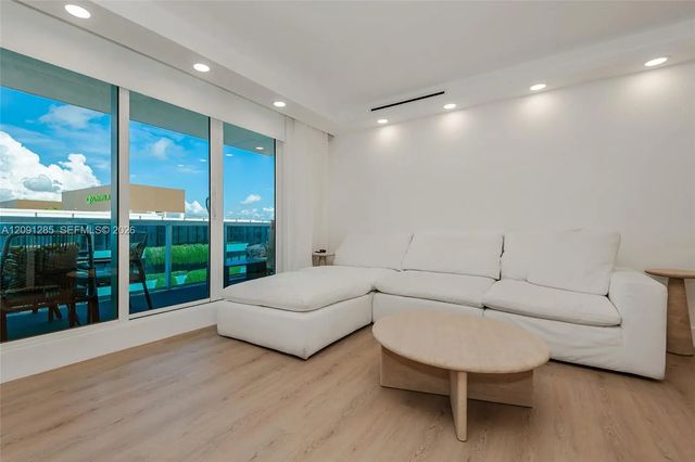 4 of 29 - 2301 Collins Avenue #834, Miami Beach, FL