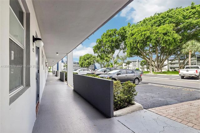 3 of 29 - 7887 Golf Cir Drive #106, Margate, FL