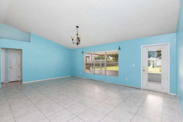 5 of 15 - 1098 Sw Sw Du Bois Avenue, Port St. Lucie, FL