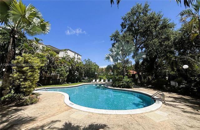 6900 N Kendall Drive #a310, Pinecrest