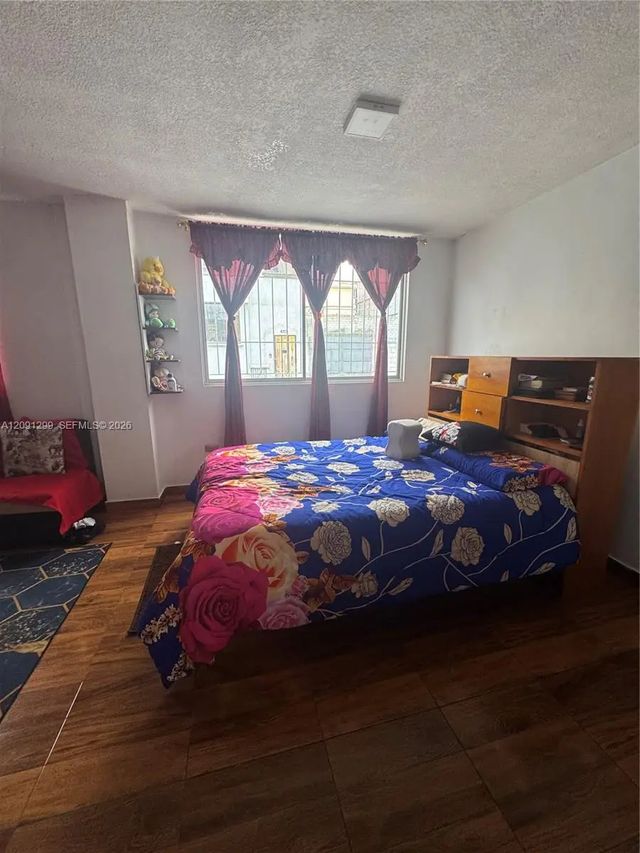 5 of 18 - E5-255 La Madrid Y Lane #ecuatoriana, , FL