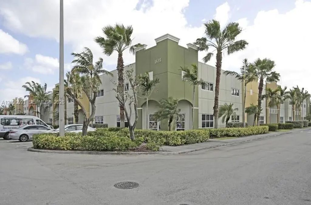 1835 Nw 112th Avenue #160, Sweetwater