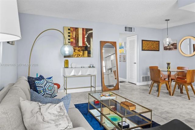 5 of 22 - 1720 Jefferson Street #407, Hollywood, FL
