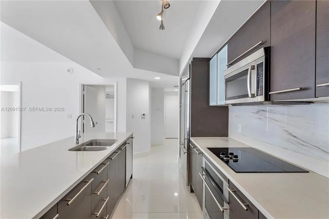 5 of 23 - 55 Se 6th Street #3605, Miami, FL