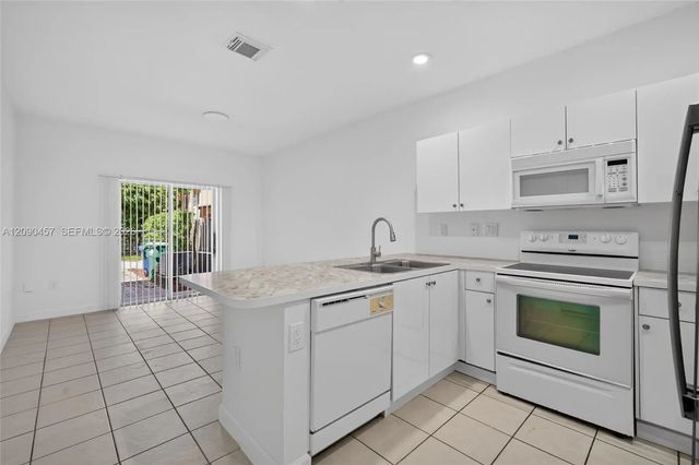 5 of 33 - 11233 Sw 231st Lane, Miami, FL