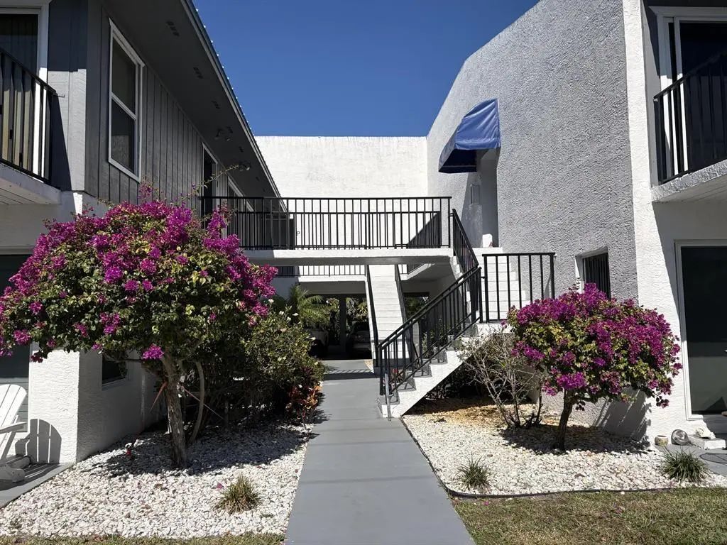1180 Carlton Court #207b, Fort Pierce